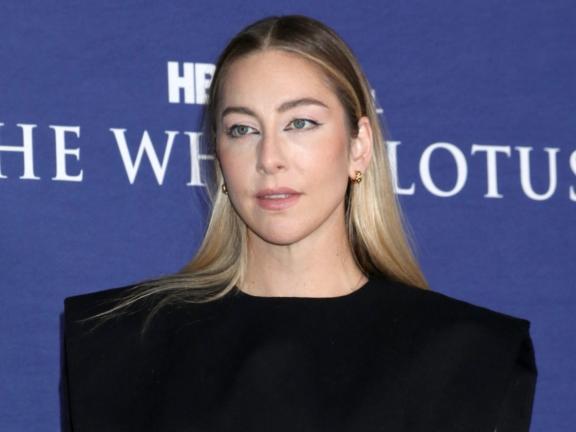 Este Haim’s Go-to Sleep Tips for a Good Night’s Rest