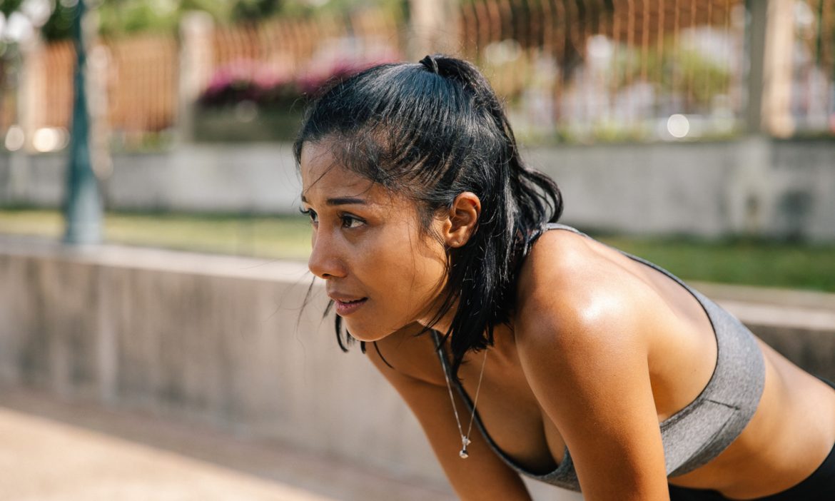 How To Hack Hot & Cold Therapy Without A Sauna, From An MD