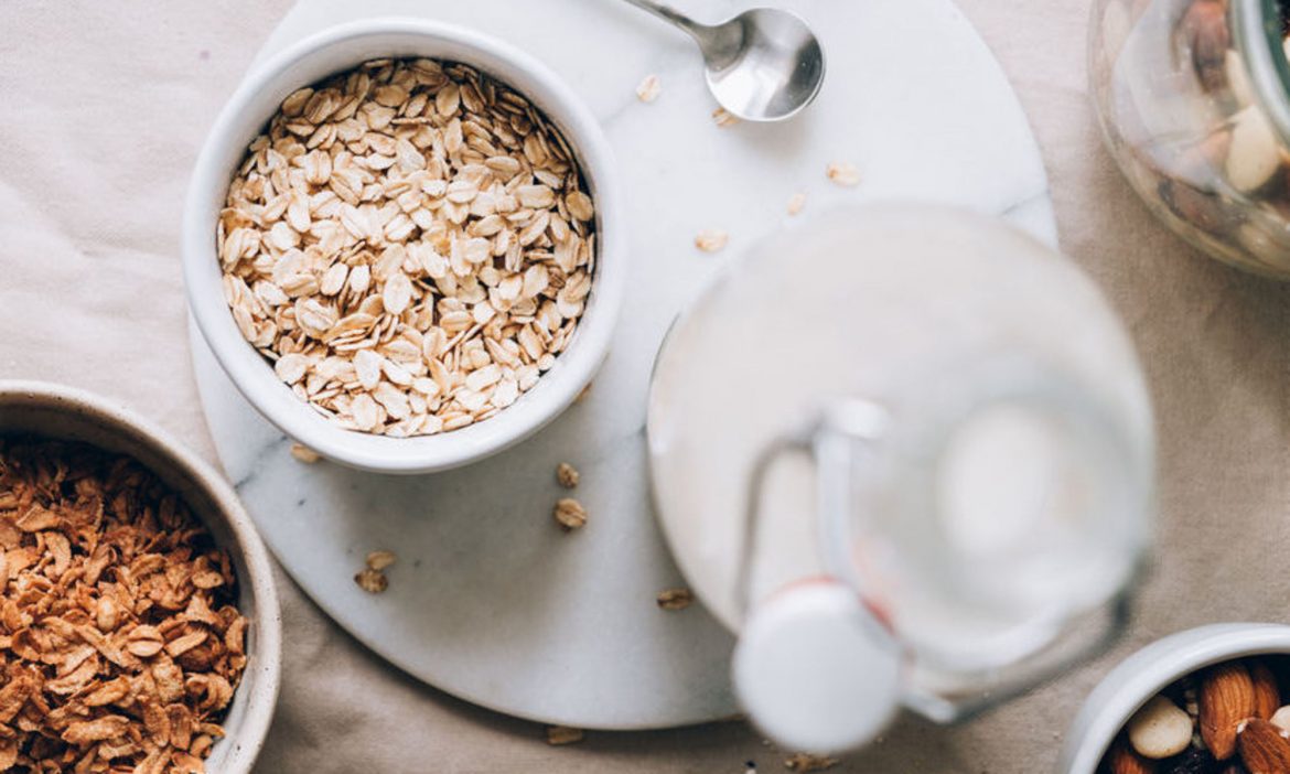 A Coffee Crunch Overnight Oats Recipe With 25+ Grams Of Protein