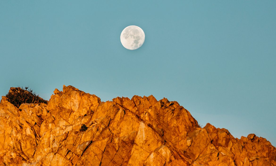 These 3 Zodiac Signs Will Be Most Impacted By August's Full Moon