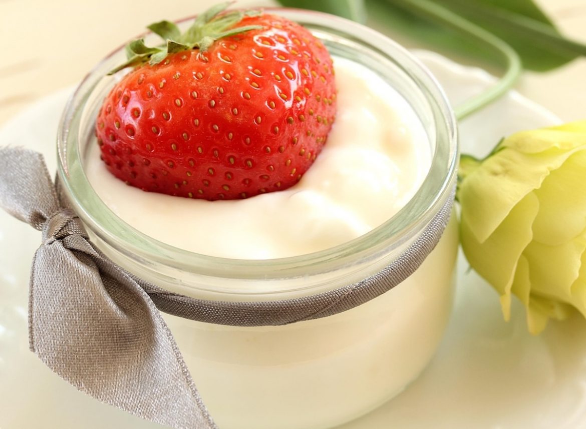 6 Healthiest Greek Yogurt Brands Dietitians Recommend