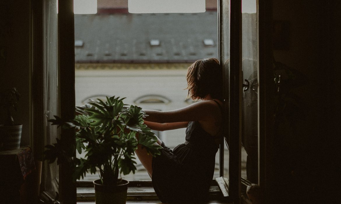 How To Cut Ties With Your Narcissistic Family, From A Psychologist