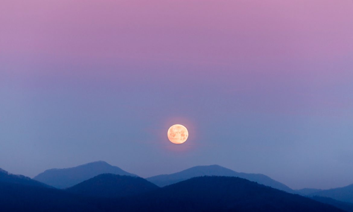What To Know About September's Pisces Full Moon Lunar Eclipse