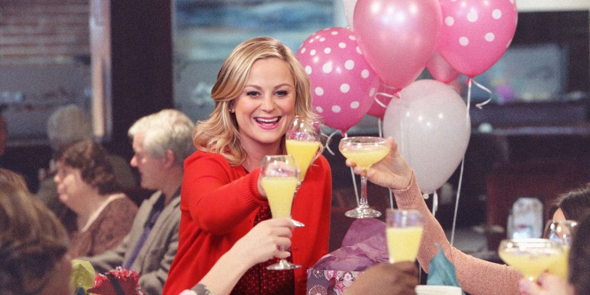 The Secret to Keeping Strong Friendships? Thank The Mom of the Friend Group