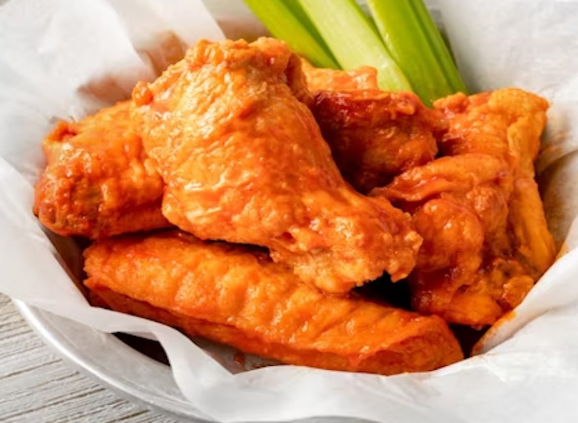 7 Restaurant Chains With the Best Buffalo Wings