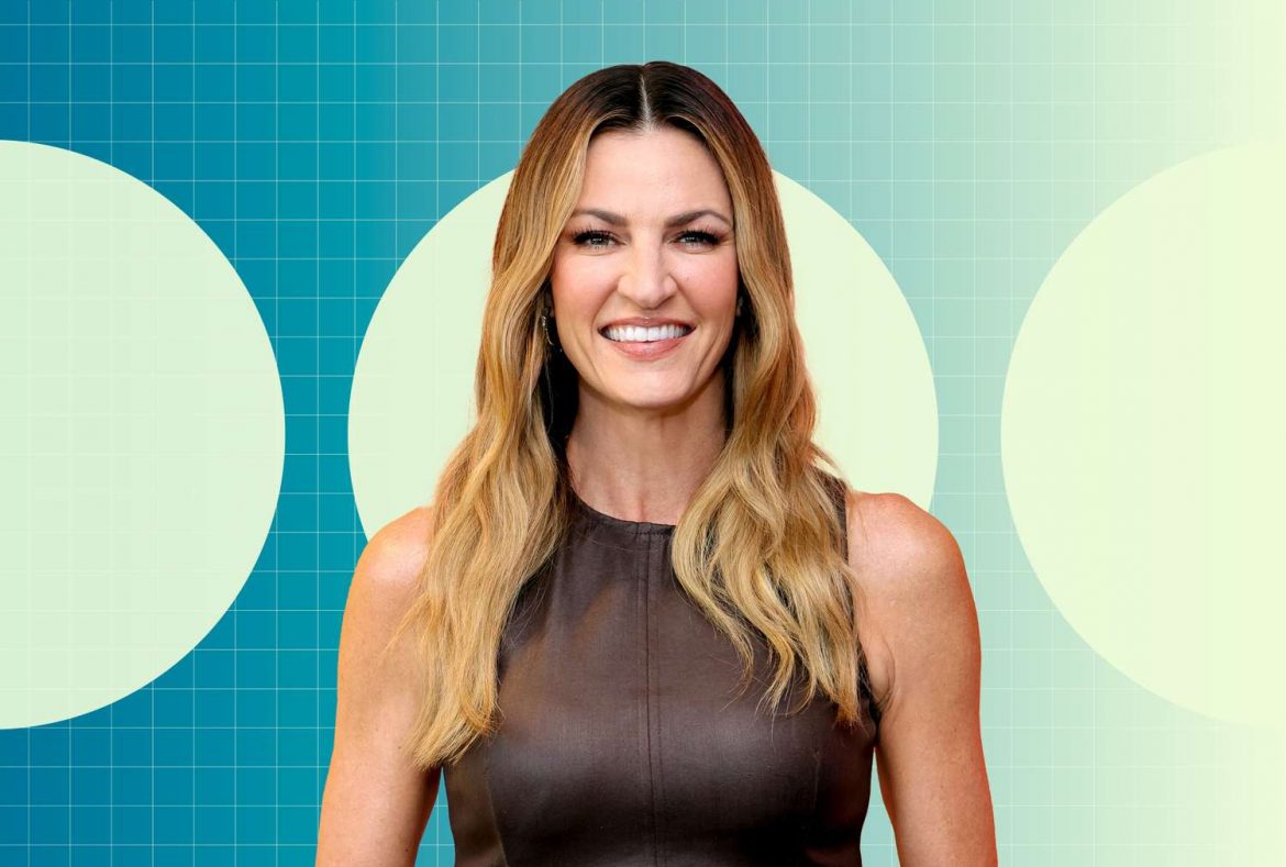 Erin Andrews Just Told Us The Snacks That Keep Her Energized on the NFL Sidelines