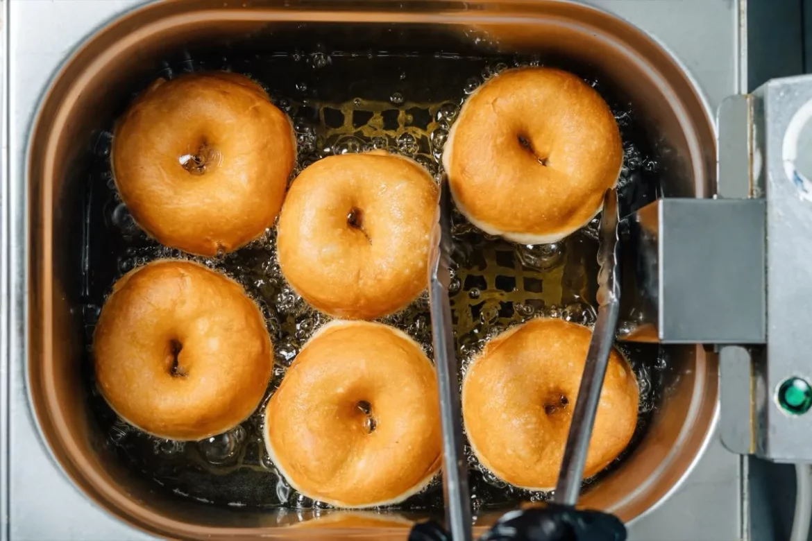 6 Restaurant Chains With the Best Deep-Fried Donuts