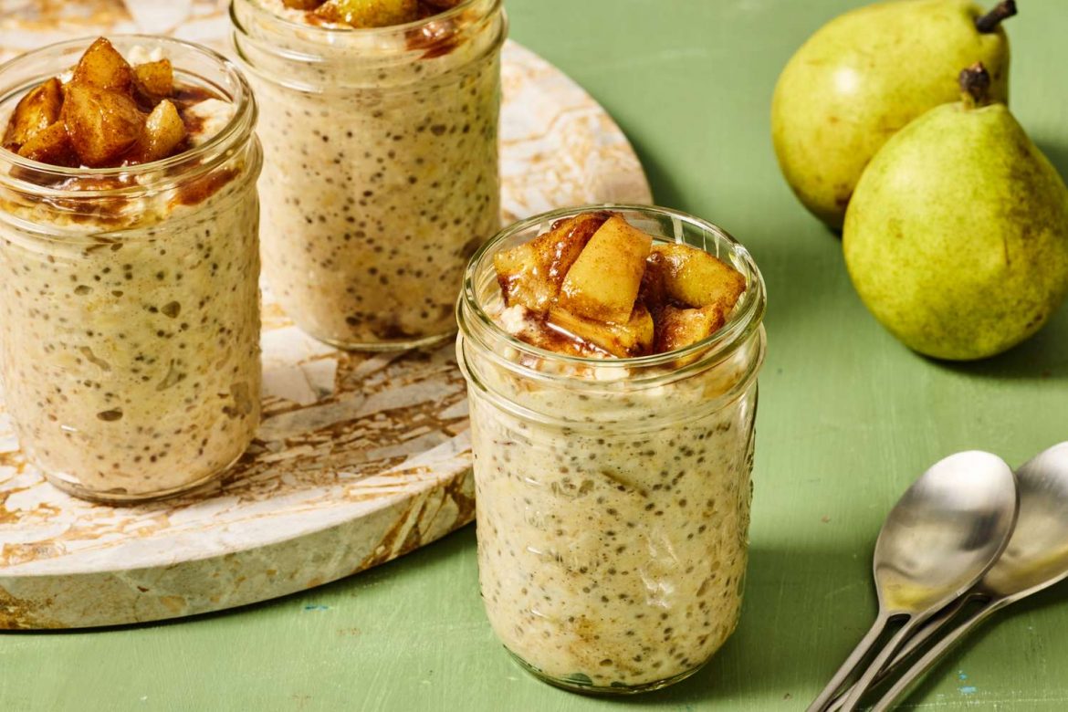 Cinnamon-Pear Overnight Oats