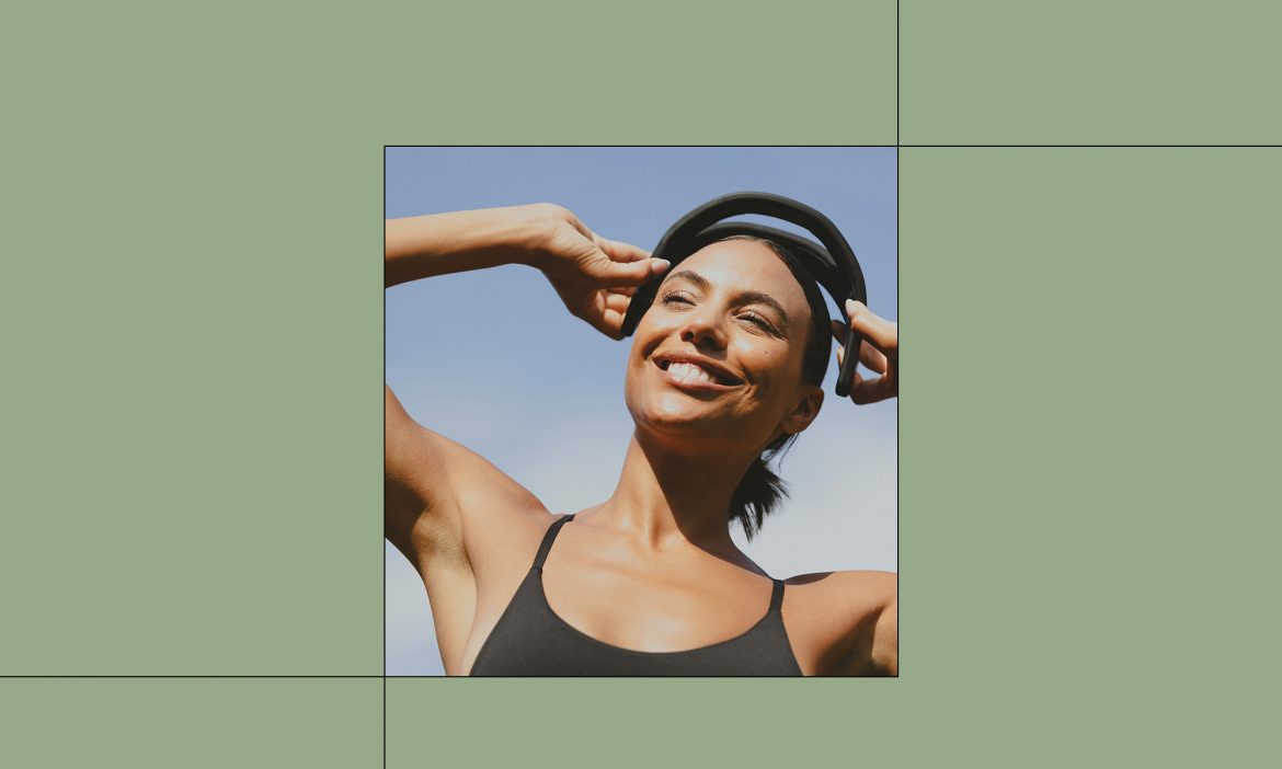 This New Wearable Helps Minimize Mood Swings & Pain For Women